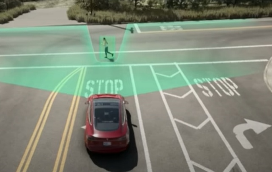 分析师测试特斯拉全自动驾驶：险些发生车祸、加速通过十字路口、实线道路上两次变道！ ...