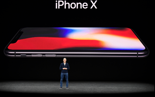 苹果首席执行官蒂姆·库克于2017年发布的iPhone X，是为纪念iPhone问世十周年而推出的产品