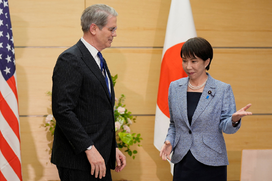没人喜欢被指手画脚 日本央行行长却同时面对两个“指挥者”
