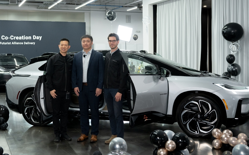 造车10年，贾跃亭终于交付了第12台车！还称正考虑推出第二品牌，网友：这么小批量，手 ...