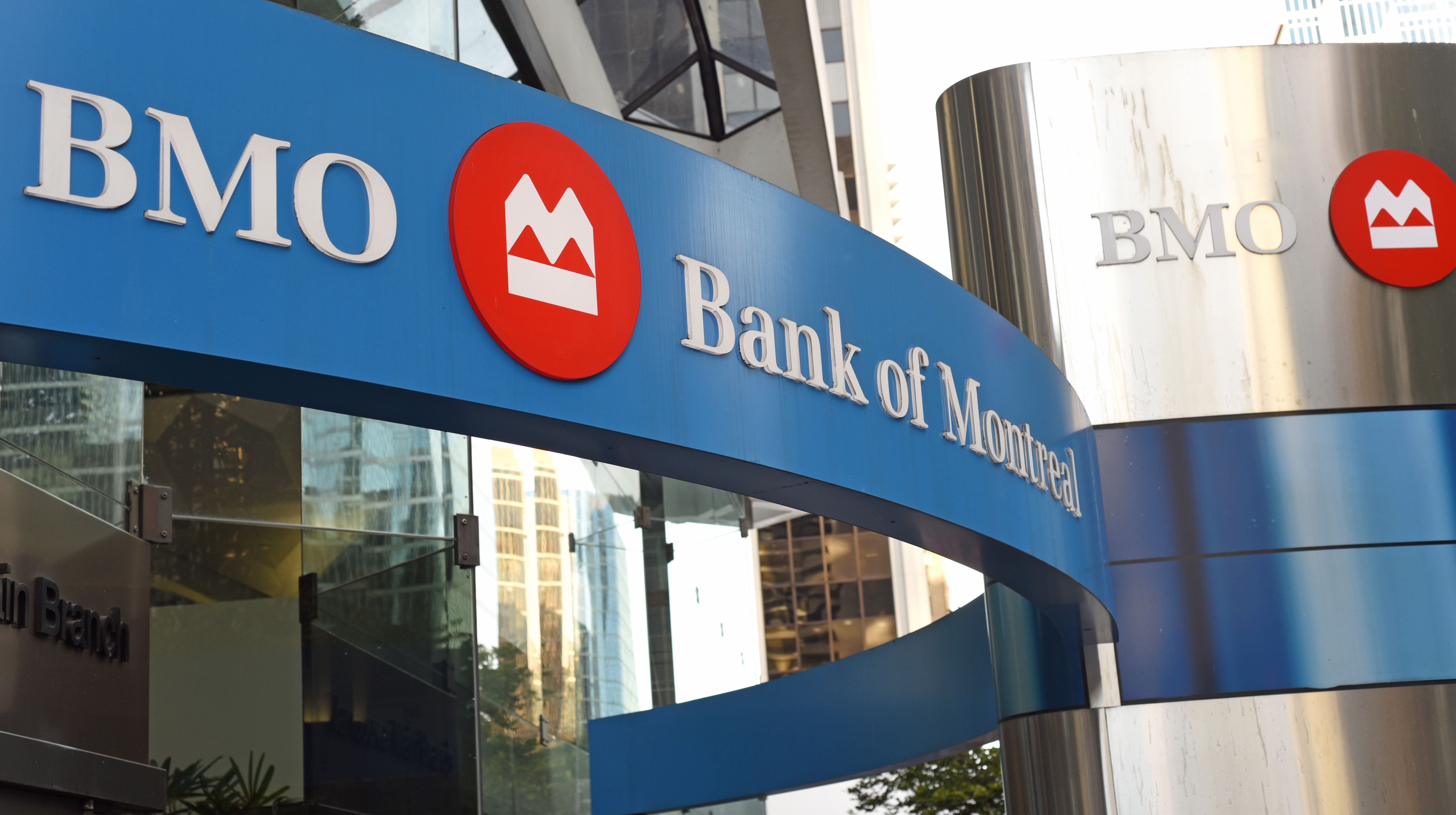 BMO的第一季度利润随着Scotiabank报告下降而跃升