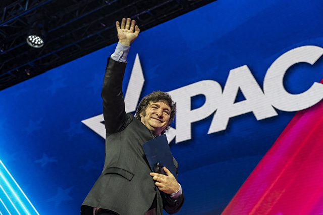 拉美极右翼力量今年已三次集会，崛起背后有马斯克与特朗普的影子 ...