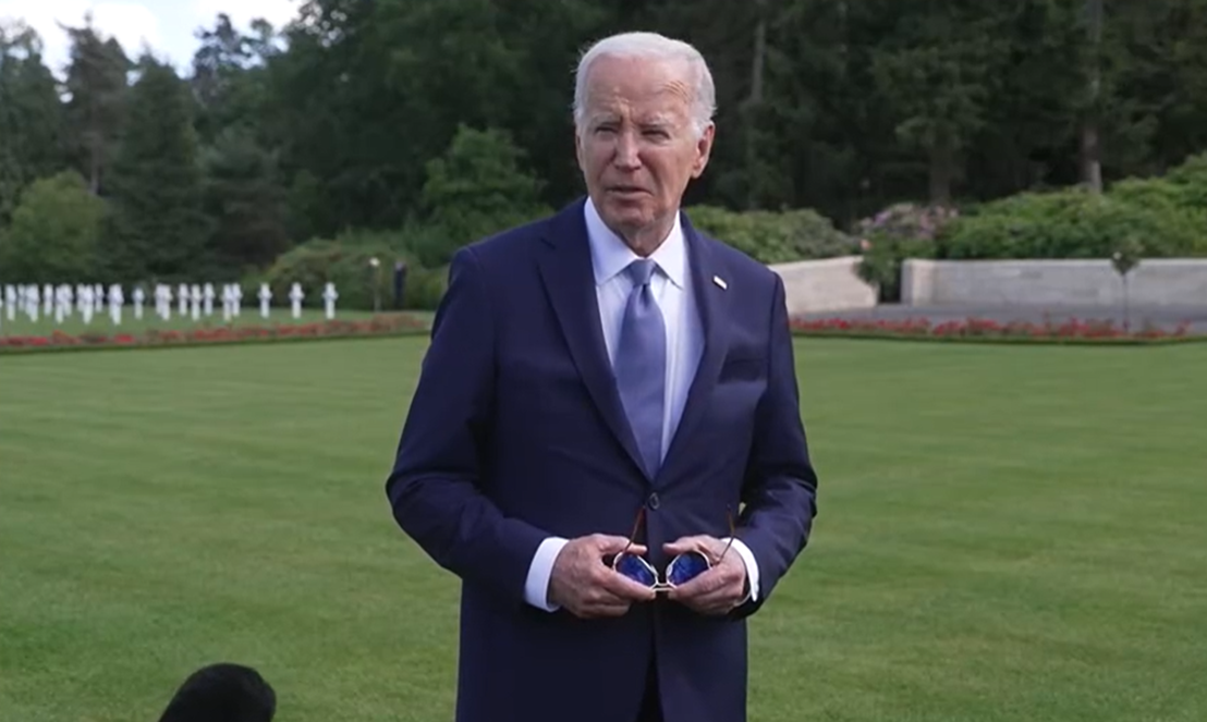 又口误！外媒：拜登访问法国期间把“乌克兰”错说成“伊拉克”，白宫直接划横杠修改 ...