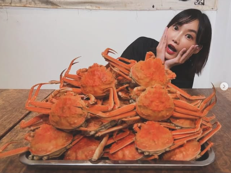 日本正妹大胃王宣布引退!曾停更半年陷重度忧郁(图)