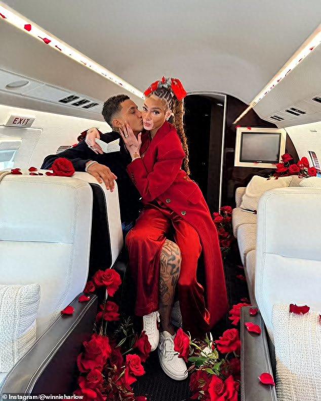 白癜风超模订婚NBA美男,库兹马在私人飞机内求婚(组图)