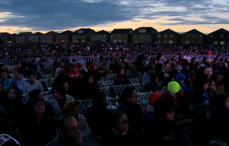 多伦多8万印度人挤爆街头:聚众点火焚烧+狂欢至深夜(图)