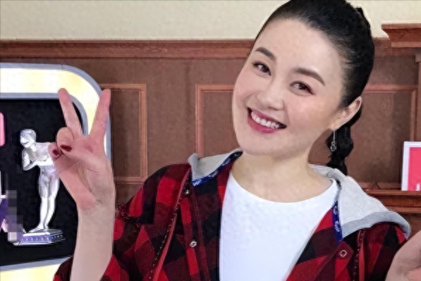 关婷娜和赵本山传绯闻 40岁仍单身 郭德纲:有心胸(图)