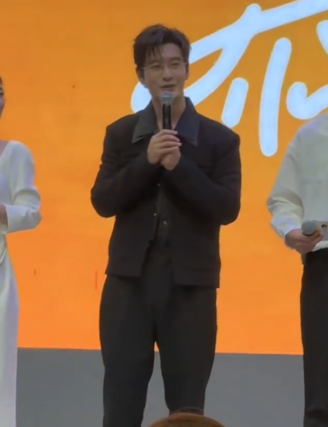 叶珂称伍佰的歌猥琐被网友吐槽 黄晓明回应格局大(图)
