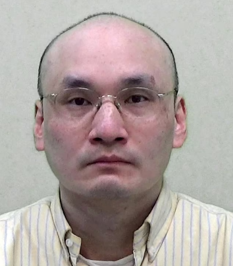 华人医生年薪14万镑 盯上母亲房子 给继父扎毒针(图)