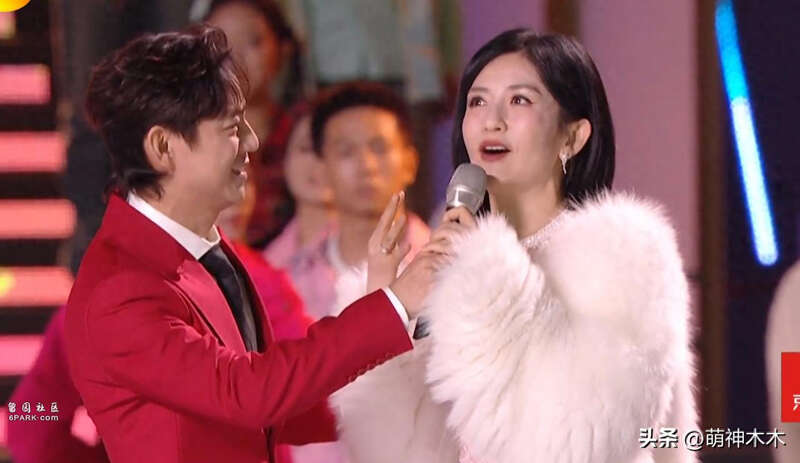 湖南跨年宋茜摔伤,汪涵声音哑,王一博安全扣没扣紧(图)
