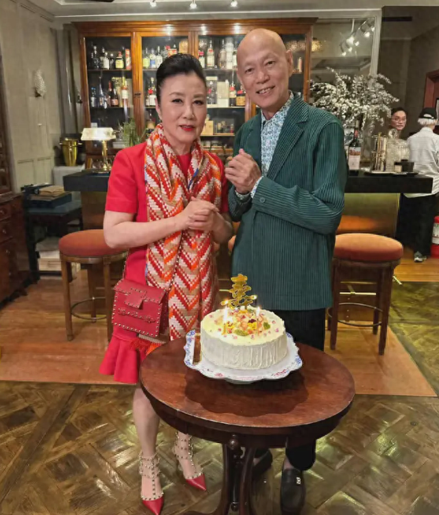 汪明荃想裸捐上亿财产遭罗家英反对,他遗憾无儿女(图)