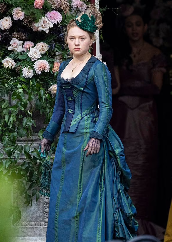 《泰坦尼克号》Rose女儿出道 长相遭外网群嘲(组图)