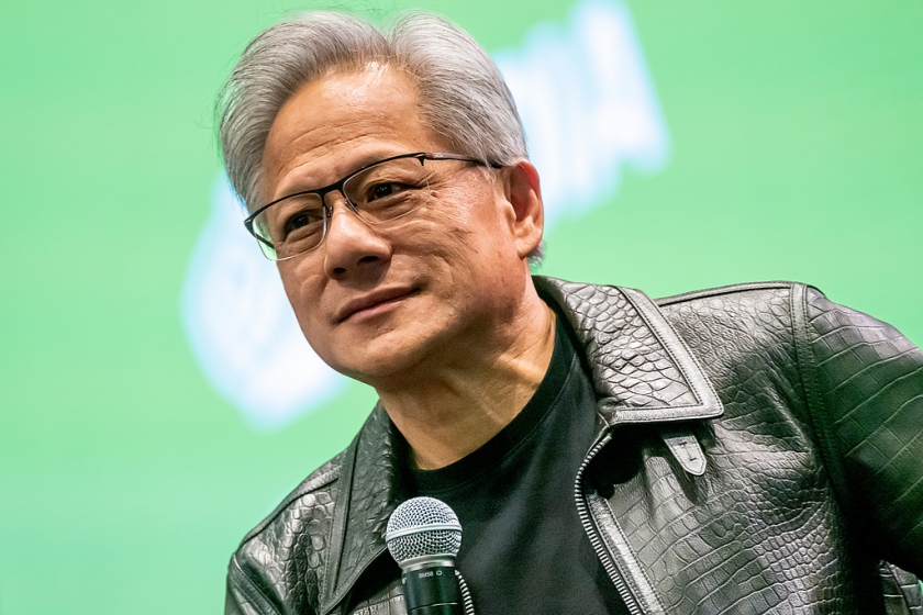 英伟达再发强劲财报 数据中心收入飙升56%