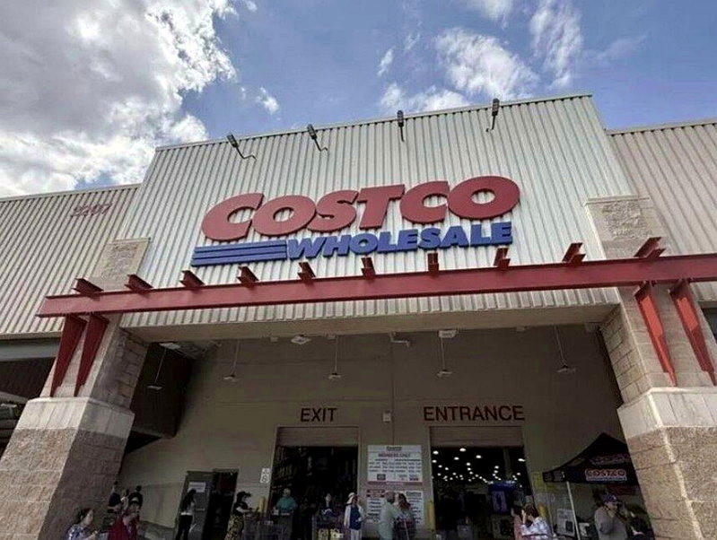 专业主厨分享逛Costco时经常回购的7款商品，涵盖坚果、橄榄油、冷冻海鲜及有机...