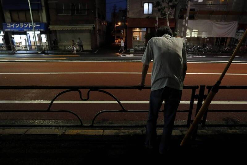 日本前银行员指出，依据工作经验，许多在退休后陷入贫穷的人有3个共通点。 （示意图，彭博）