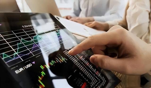 如果手中只有10万，试试死啃这两条线