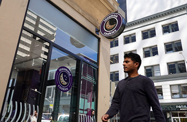 在大学靠150美元开副业  他现在年收入2亿