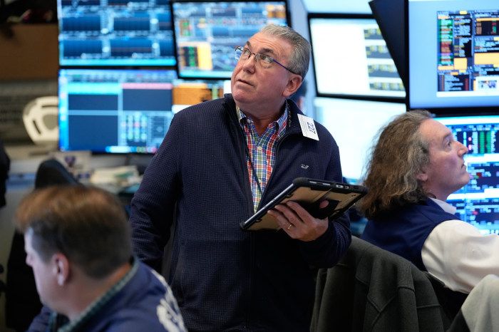 美股震荡 散户淡定：买入，买入，再买入