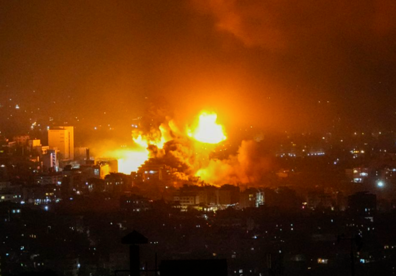 罕见出动战舰 以军对黎巴嫩首都“最大规模”空袭(图)