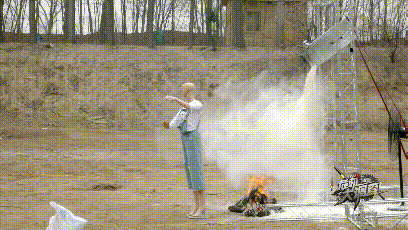 刚刚还在炒菜,命瞬间就没了!厨房里千万别做这些事(图)