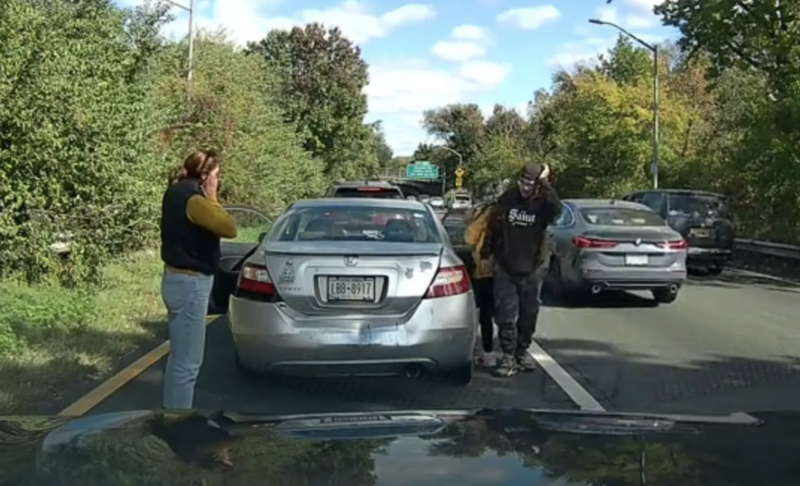 纽约高速惊现倒车 狠撞车主后碰瓷儿 后续报复太解气