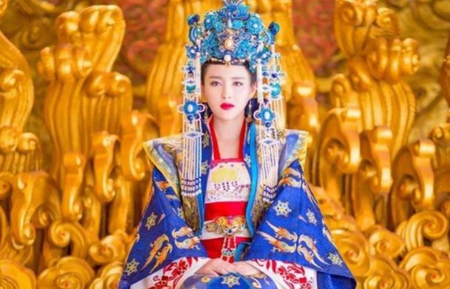 尼姑伺候皇帝洗澡被宠幸  生下一子  成一代明君