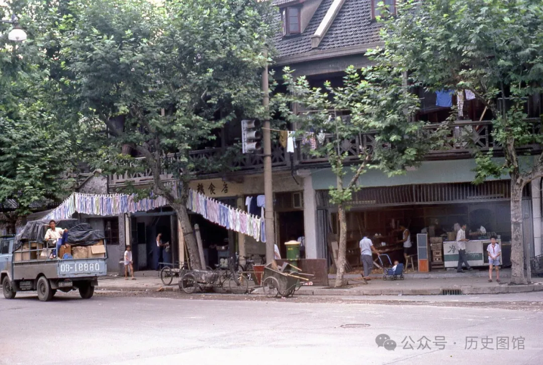 实拍1979年上海，21张普通人生活照，太真实了！