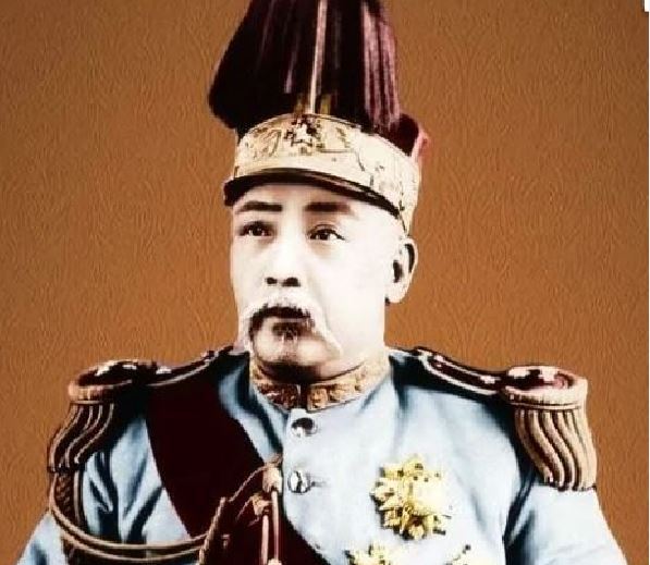 袁世凯将官场与军队的控制欲，毫无保留地复制到了家庭中。 （图/翻摄自百度百科）