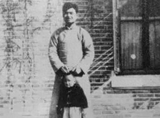 朱自清长子被执行死刑33年后，换来四个字
