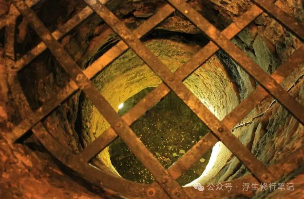 活埋在深渊之中：中世纪“遗忘井”的终极恐惧