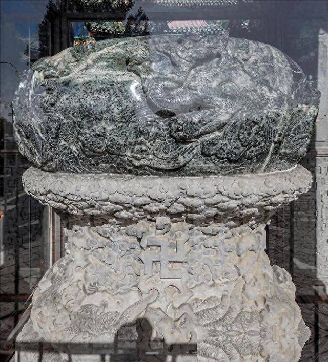 憋屈的国宝：七千斤名玉打造，却装了300年咸菜