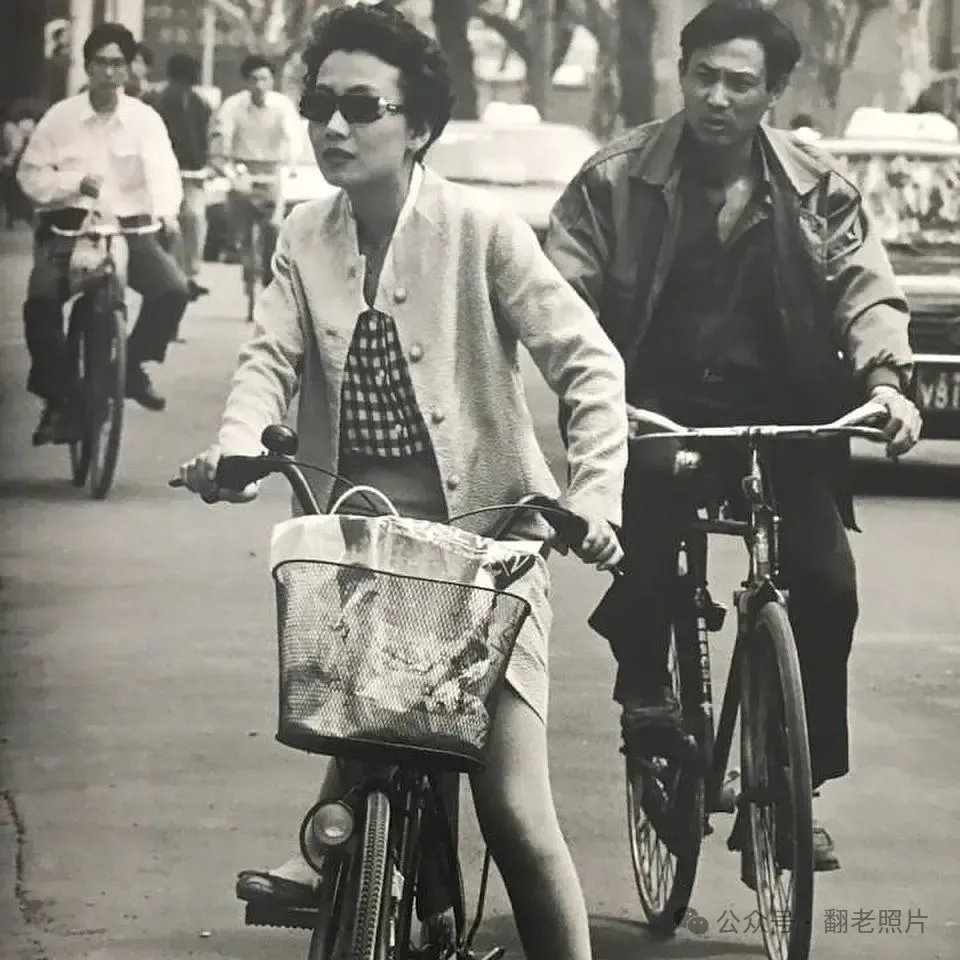 1993年，一个日本人拍下了上海人的生活