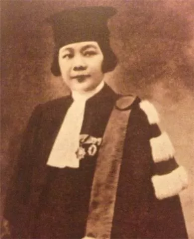 中国首位女博士，参与多次暗杀，外孙女是大明星