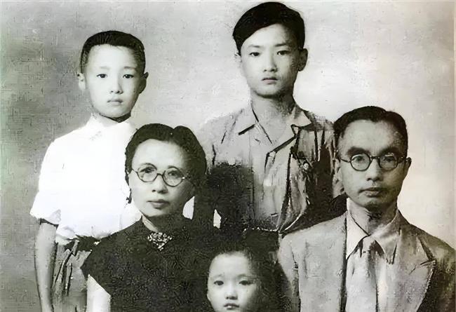 朱自清长子被执行死刑33年后，换来四个字