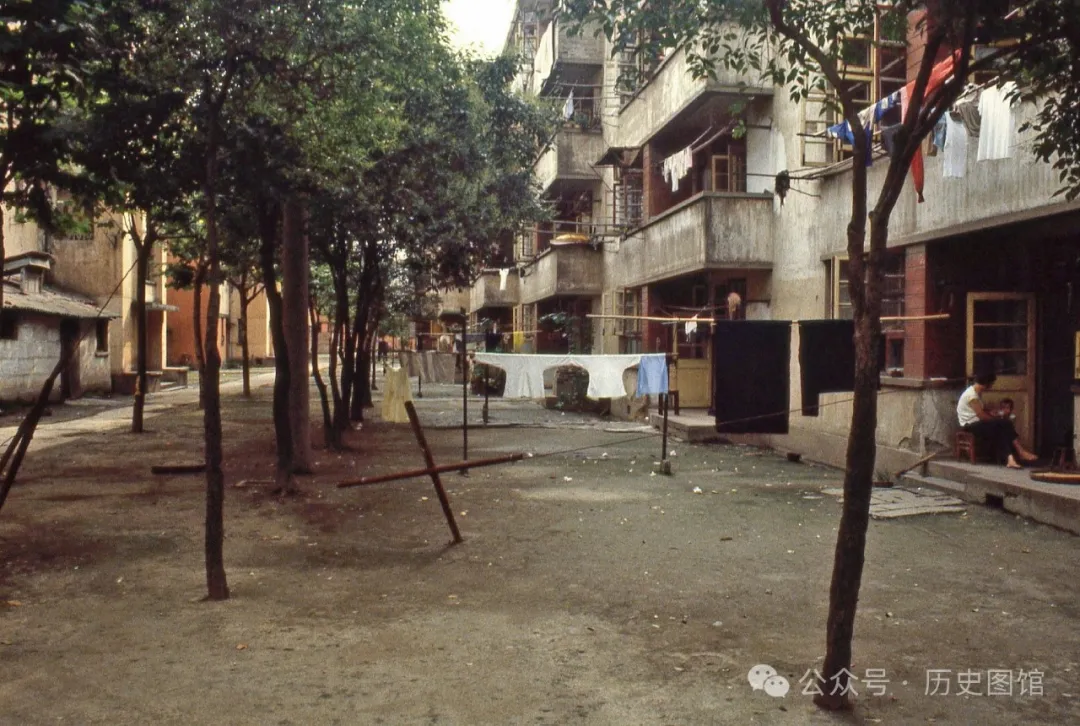 实拍1979年上海，21张普通人生活照，太真实了！