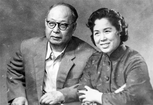中国首位女博士，参与多次暗杀，外孙女是大明星