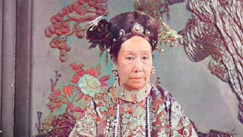 慈禧在3千佳丽中脱颖而出    全因这部位超大