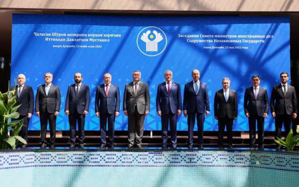 总被大哥揍！12个成员，如今只剩9个