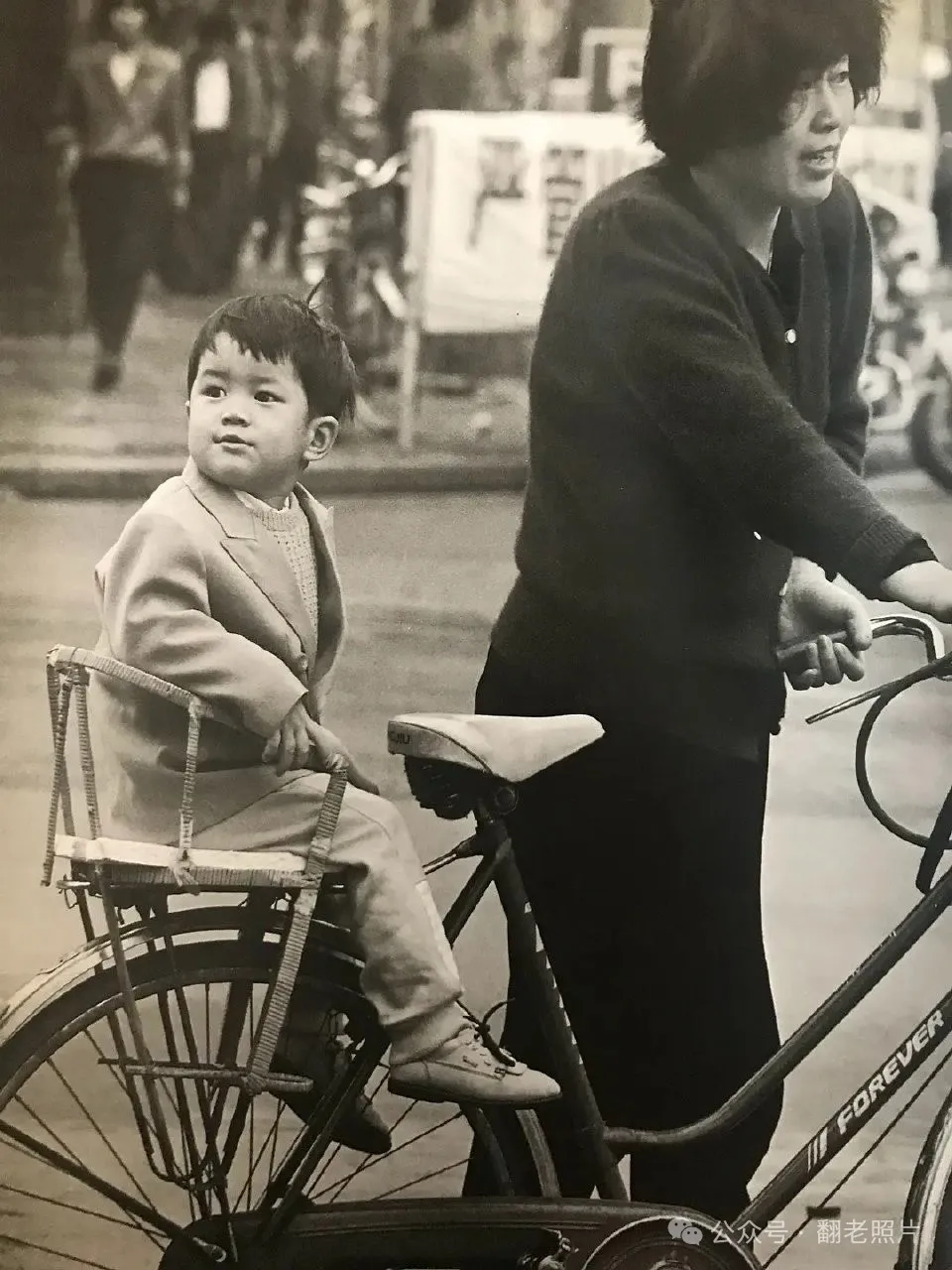 1993年，一个日本人拍下了上海人的生活