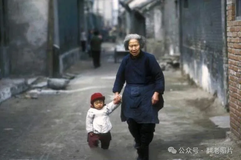 1973年老照片：52年前，住在北京胡同里的人