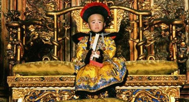 溥仪9岁时1怪癖被撞见 太监笑出来惨被暴打