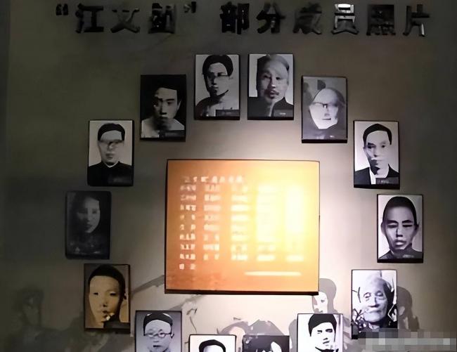 朱自清长子被执行死刑33年后，换来四个字