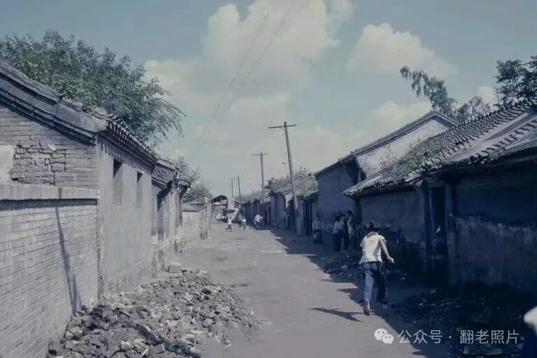 1973年老照片：52年前，住在北京胡同里的人