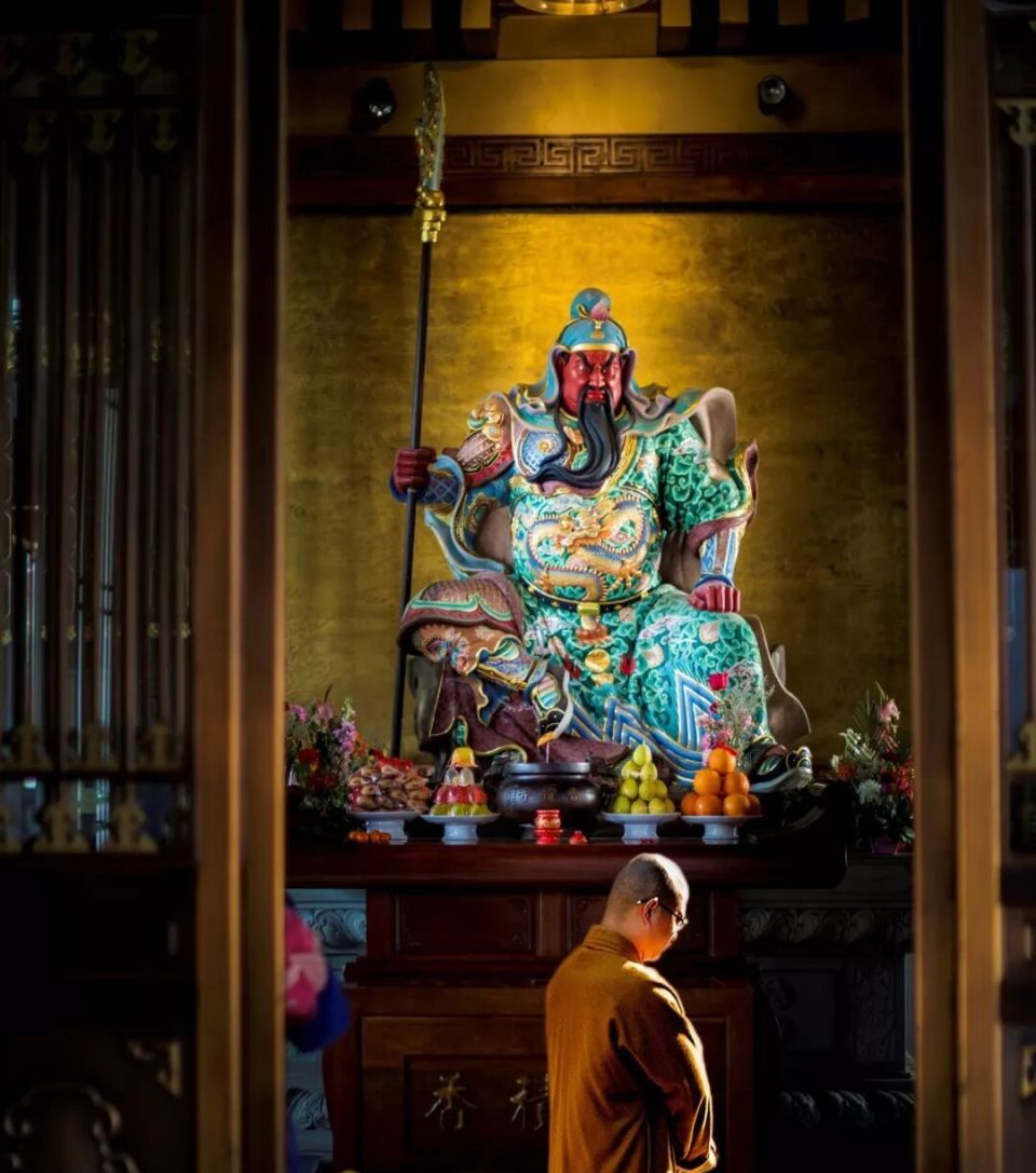 死于220年，神化到2026年