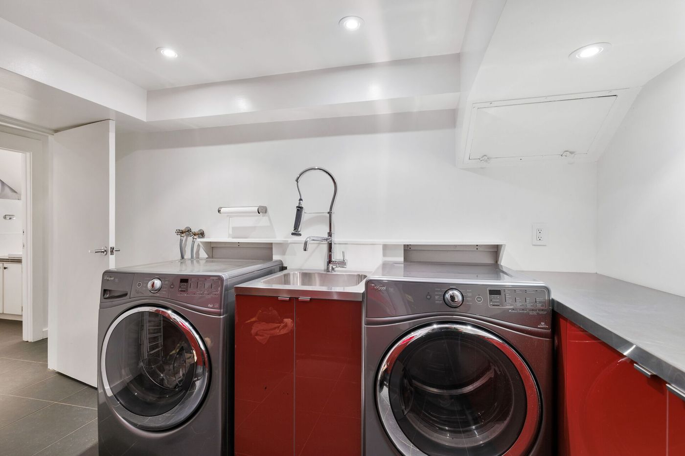 自上次出售以来，这栋多伦多房屋的价值翻了四倍多（配图18）