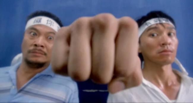 你在澳洲罢工，你爸在河南老家被传唤