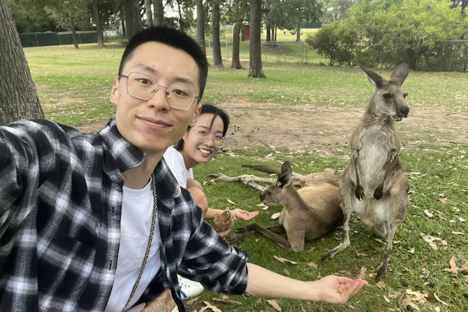 澳洲維多利亞州西部發生三車相撞事故，一對中國公民夫妻當場身亡。（FB）
