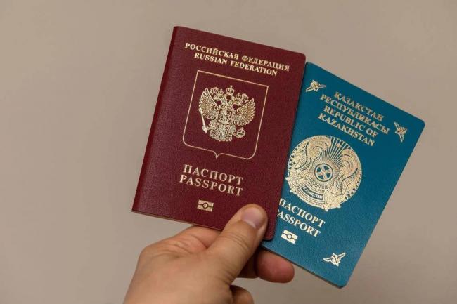 美国突然下狠手！想留下，先交70万人民币？