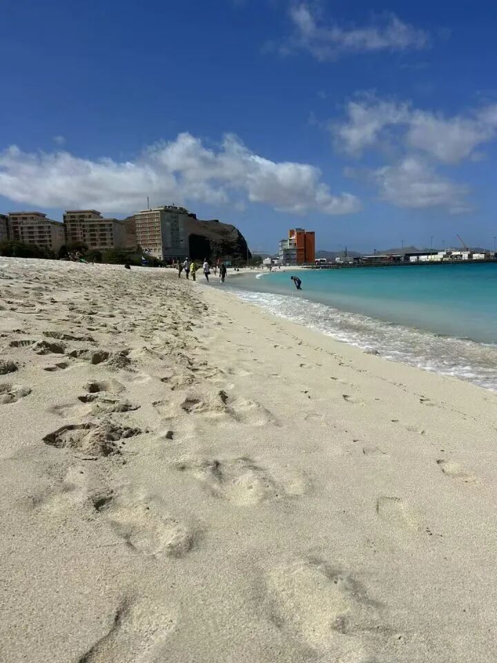 一无所有的他 成了佛得角总理的座上宾