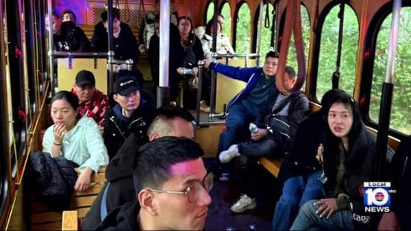 跨海逃亡：中国女子的偷渡之旅与庇护梦